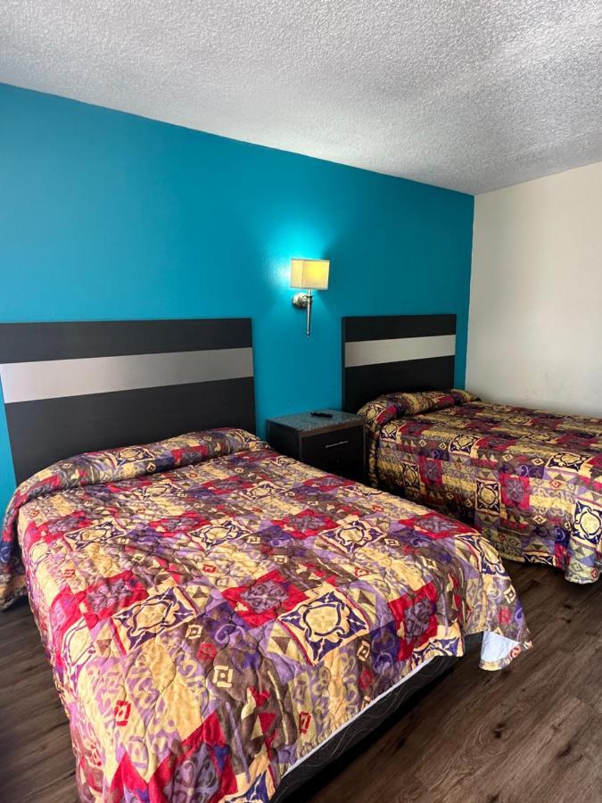 Economy Inn Wall エクステリア 写真